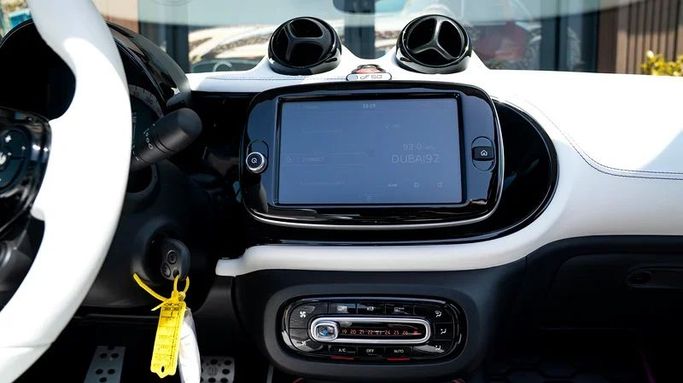 Новый Smart Fortwo III, 2024 в Дубае от 8 Ba Motors Фиолетовый цвет. Европейская | AUTO.AE