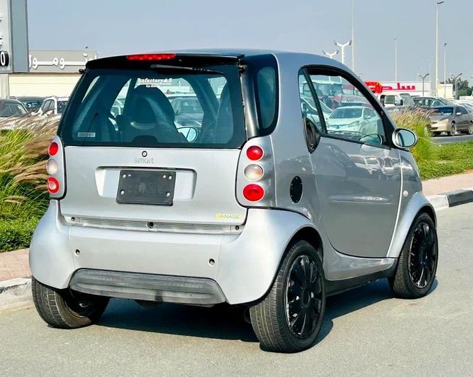 Подержанный Smart Fortwo I, 0.7 л, 2001 в Дубае от Mirza Automobile FZE Серебристый цвет. Японская | AUTO.AE