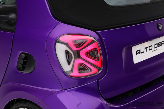 Подержанный Smart Fortwo III, 2023 в Дубае от AUTO DEALS Пурпурный цвет. Европейская | AUTO.AE