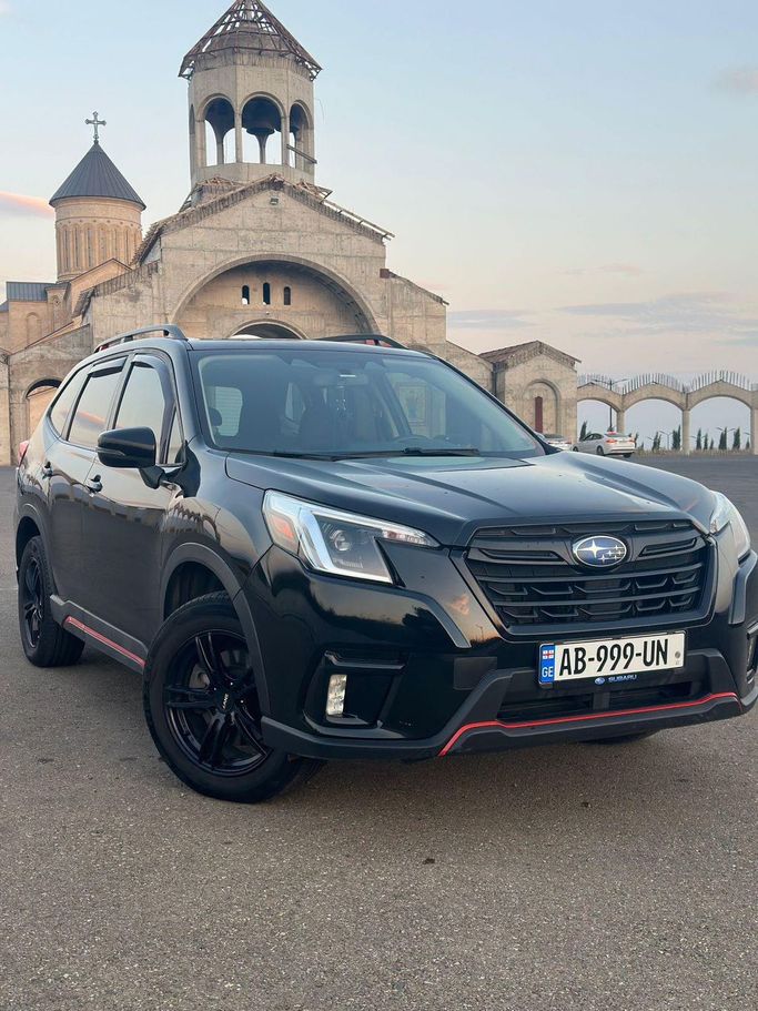 Подержанный Subaru Forester V Рестайлинг, 2.5 л, 2022 в Дубае Черный цвет. Американская | AUTO.AE