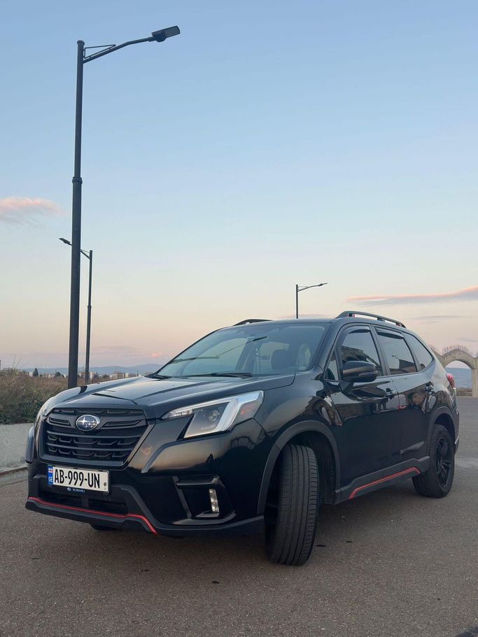 Подержанный Subaru Forester V Рестайлинг, 2.5 л, 2022 в Дубае Черный цвет. Американская | AUTO.AE