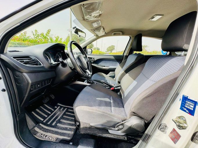 Подержанный Suzuki Baleno II, 1.0 л, 2020 в Дубае от Ideal Cars LLC Белый цвет. GCC | AUTO.AE