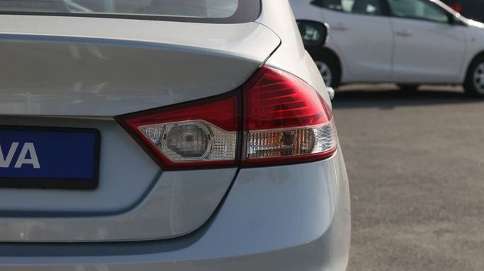 Подержанный Suzuki Ciaz I Рестайлинг, 1.5 л, 2024 в Дубае от Cariva Used Cars  Серый цвет. GCC | AUTO.AE