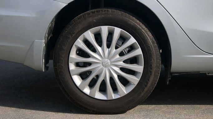 Подержанный Suzuki Ciaz I Рестайлинг, 1.5 л, 2024 в Дубае от Cariva Used Cars  Серый цвет. GCC | AUTO.AE