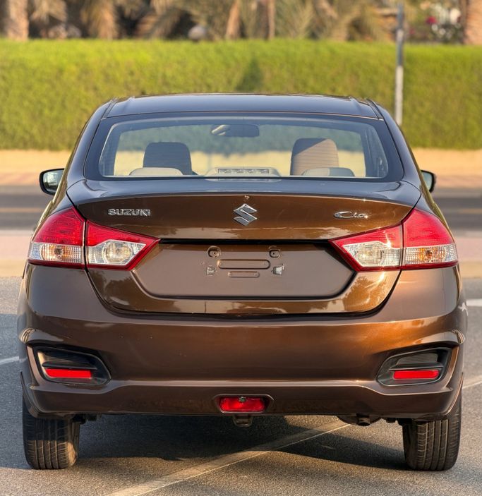 Подержанный Suzuki Ciaz I Рестайлинг, 1.5 л, 2023 в ОАЭ, Дубай Коричневый цвет. GCC | AUTO.AE | Объявление #295520 — фото 11 из 12