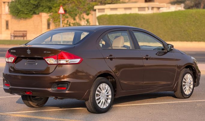 Подержанный Suzuki Ciaz I Рестайлинг, 1.5 л, 2023 в ОАЭ, Дубай Коричневый цвет. GCC | AUTO.AE | Объявление #295520 — фото 6 из 12