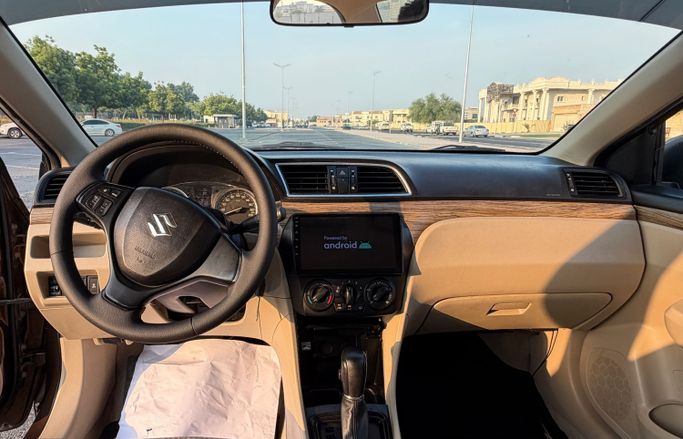 Подержанный Suzuki Ciaz I Рестайлинг, 1.5 л, 2023 в ОАЭ, Дубай Коричневый цвет. GCC | AUTO.AE | Объявление #295520 — фото 8 из 12
