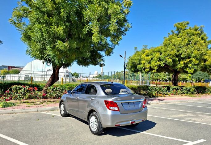 مستعملة Suzuki DZire ثالثاً فيس ليفت، 1.2 لتر، 2023 في الإمارات، دبي من AUTO LINK SPECIALIZED VEHICLES TRADING LLC، اللون رمادي.  | AUTO.AE | إعلان #295839 — صورة 10 من 15