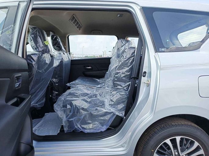 New Suzuki Ertiga II, 1.5 l, 2024 in Dubai by SK Motors, Silver color. Other | AUTO.AE