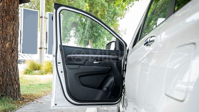 Новый Suzuki Ertiga II Рестайлинг, 1.5 л, 2025 в Дубае от Milele Белый цвет. Other | AUTO.AE