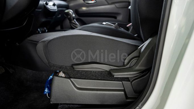 Новый Suzuki Ertiga II Рестайлинг, 1.5 л, 2025 в Дубае от Milele Белый цвет. Other | AUTO.AE