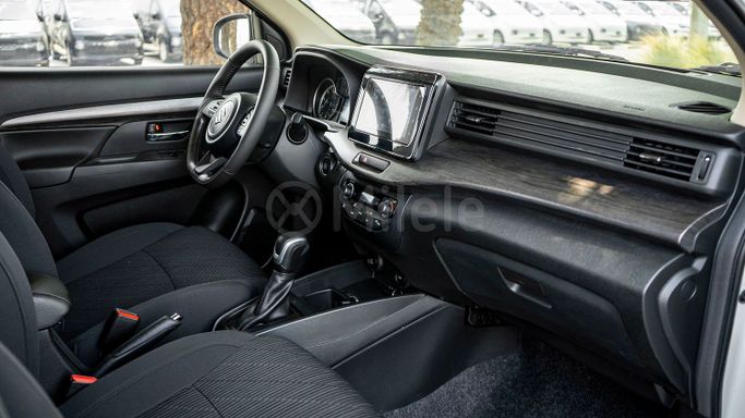 Новый Suzuki Ertiga II Рестайлинг, 1.5 л, 2025 в Дубае от Milele Белый цвет. Other | AUTO.AE