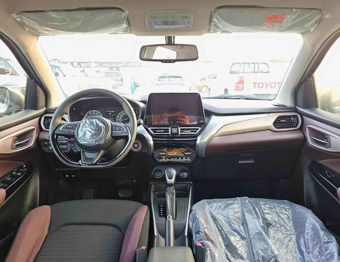 Новый Suzuki Fronx, 1.5 л, 2025 в Дубае от SK Motors Серебристый цвет. GCC | AUTO.AE