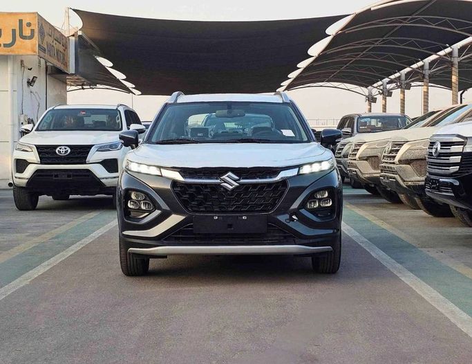 Новый Suzuki Fronx, 1.5 л, 2025 в Дубае от SK Motors Серый цвет. GCC | AUTO.AE