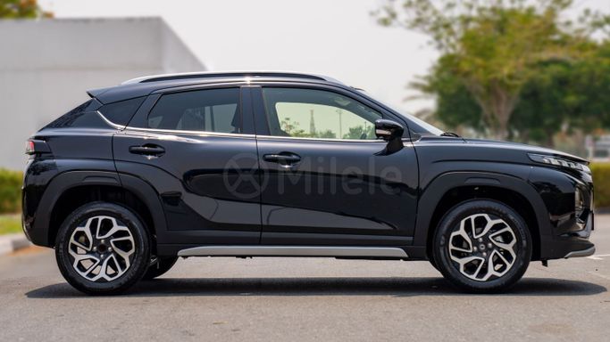 Новый Suzuki Fronx, 1.5 л, 2025 в Дубае от Milele Черный цвет. Other | AUTO.AE