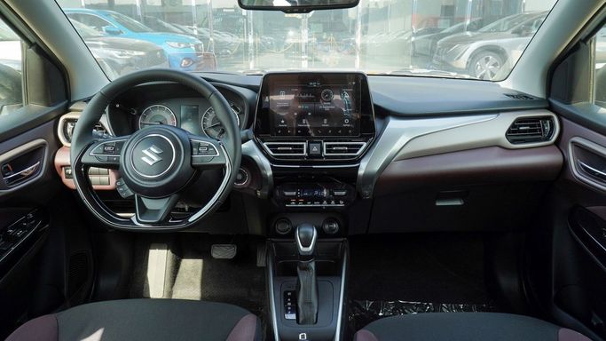 Новый Suzuki Fronx, 1.0 л, 2025 в Дубае от Saad Idan Motors Серебристый цвет.  | AUTO.AE