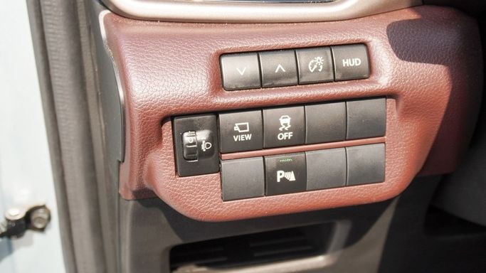 Новый Suzuki Fronx, 1.0 л, 2025 в Дубае от Saad Idan Motors Серебристый цвет.  | AUTO.AE