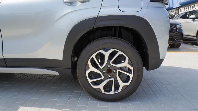 Новый Suzuki Fronx, 1.0 л, 2025 в Дубае от Saad Idan Motors Серебристый цвет.  | AUTO.AE