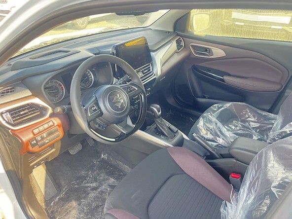 Новый Suzuki Fronx, 1.5 л, 2025 в Дубае от Titanum Cars Серебристый цвет. Other | AUTO.AE