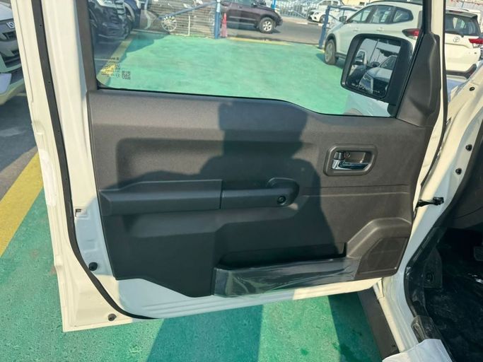 Новый Suzuki Jimny IV, 1.5 л, 2025 в Дубае от Mohamed Hakim Motors Белый цвет. Other | AUTO.AE