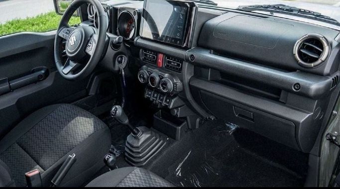 Новый Suzuki Jimny IV, 1.5 л, 2025 в Дубае от Mohamed Hakim Motors Зеленый цвет. Other | AUTO.AE