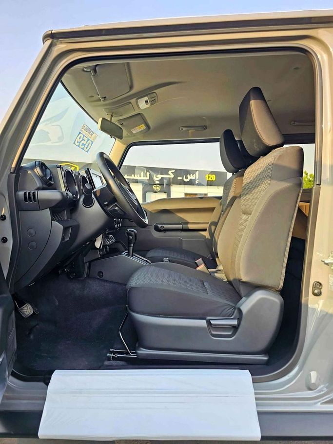 Новый Suzuki Jimny IV, 1.5 л, 2025 в Дубае от SK Motors Серый цвет. GCC | AUTO.AE