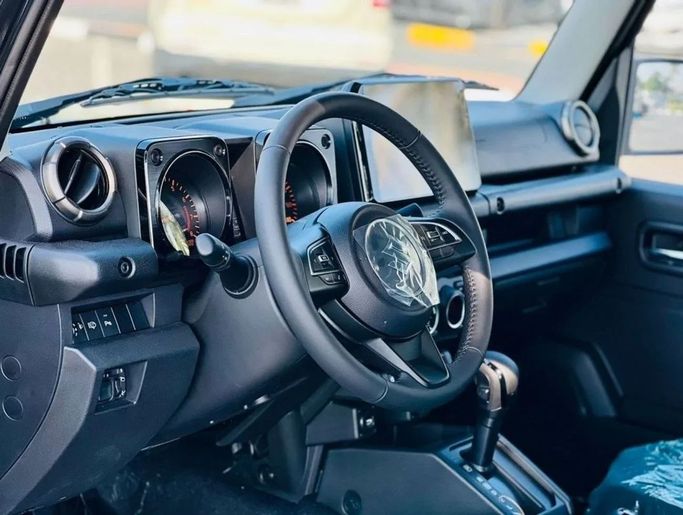 Новый Suzuki Jimny IV, 1.5 л, 2024 в Дубае от Ideal Cars LLC Зеленый цвет. GCC | AUTO.AE