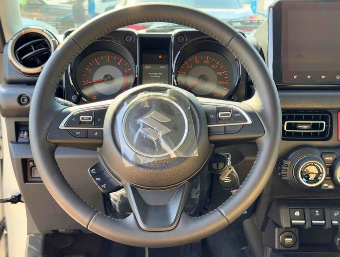 Новый Suzuki Jimny IV, 1.5 л, 2025 в Дубае от SK Motors Серебристый цвет. GCC | AUTO.AE