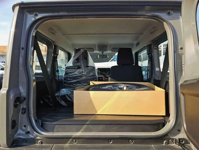 Новый Suzuki Jimny IV, 1.5 л, 2025 в Дубае от SK Motors Серый цвет. GCC | AUTO.AE