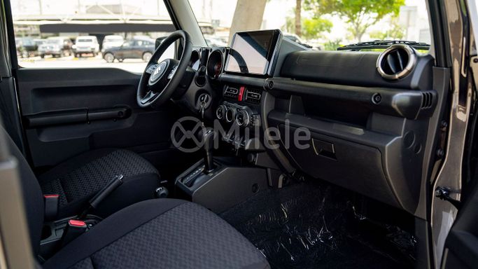 Новый Suzuki Jimny IV, 1.5 л, 2025 в Дубае от Milele Серый цвет. Other | AUTO.AE