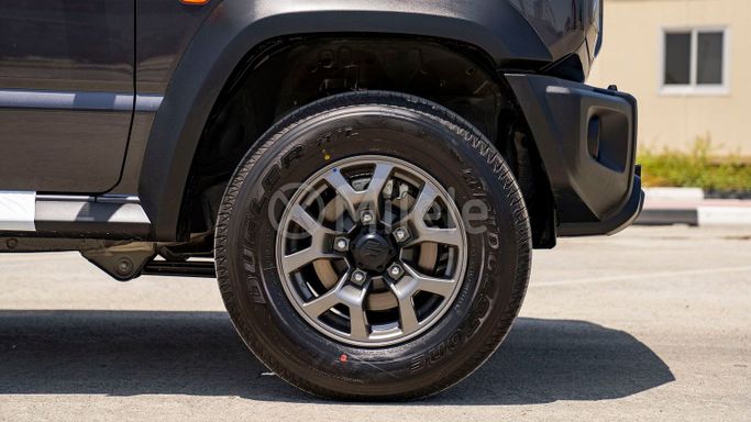 Новый Suzuki Jimny IV, 1.5 л, 2025 в Дубае от Milele Серый цвет. Other | AUTO.AE