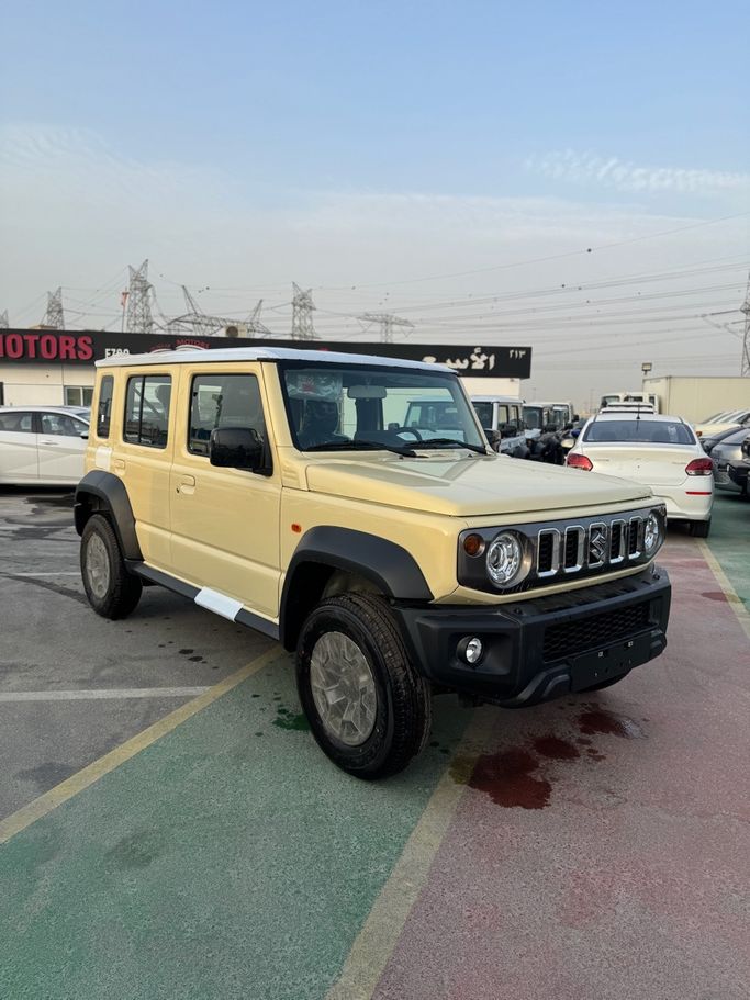 جديدة Suzuki Jimny رابعاً, 1.5 l, 2026 في في الإمارات, دبي من Al Asaad Motors FZCO، اللون بيج. مواصفات الخليج | AUTO.AE | إعلان #274139
