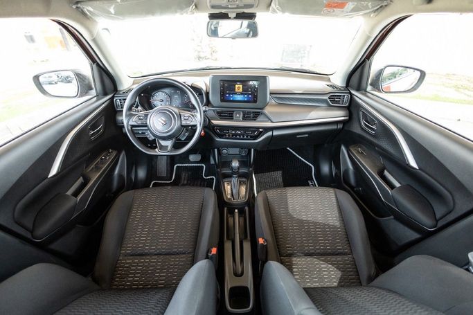 Новый Suzuki Swift VI, 1.2 л, 2025 в Дубае от Linda Cars Оранжевый цвет. GCC | AUTO.AE