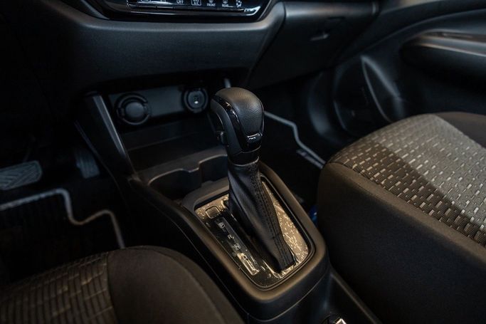 Новый Suzuki Swift VI, 1.2 л, 2025 в Дубае от Linda Cars Оранжевый цвет. GCC | AUTO.AE