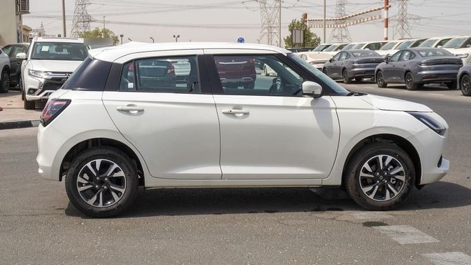 Новый Suzuki Swift VI, 1.2 л, 2023 в Дубае от Mohamed Hakim Motors Белый цвет. Other | AUTO.AE