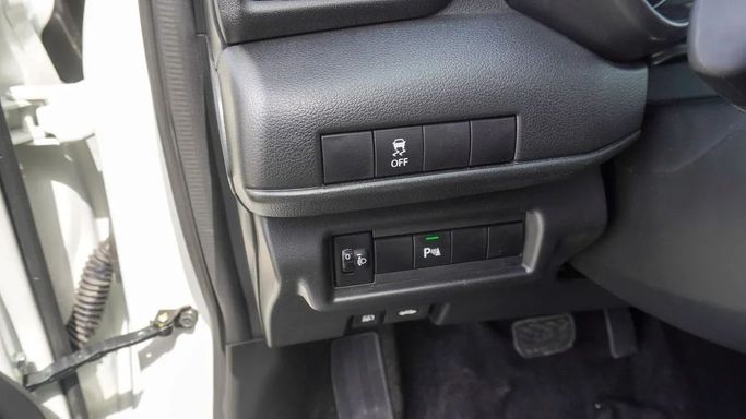 Новый Suzuki Swift VI, 1.2 л, 2023 в Дубае от Mohamed Hakim Motors Белый цвет. Other | AUTO.AE