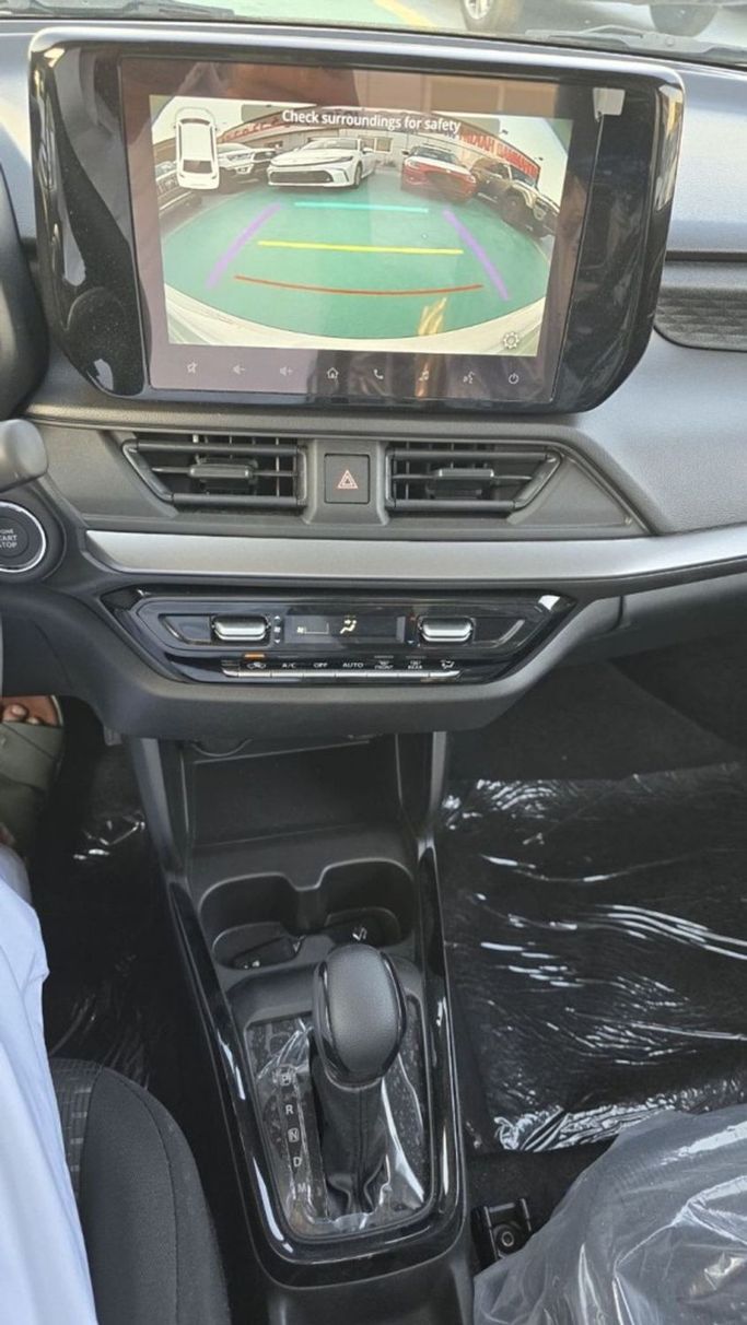 Новый Suzuki Swift V Рестайлинг, 1.2 л, 2025 в Дубае от Mohamed Hakim Motors Белый цвет. GCC | AUTO.AE