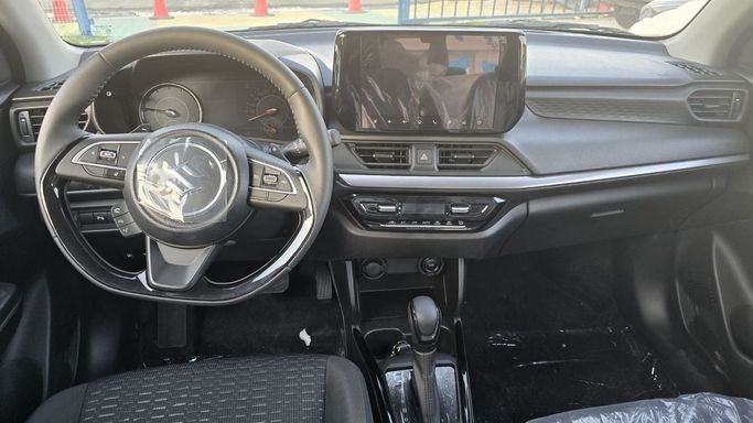 Новый Suzuki Swift V Рестайлинг, 1.2 л, 2025 в Дубае от Mohamed Hakim Motors Серый цвет. GCC | AUTO.AE