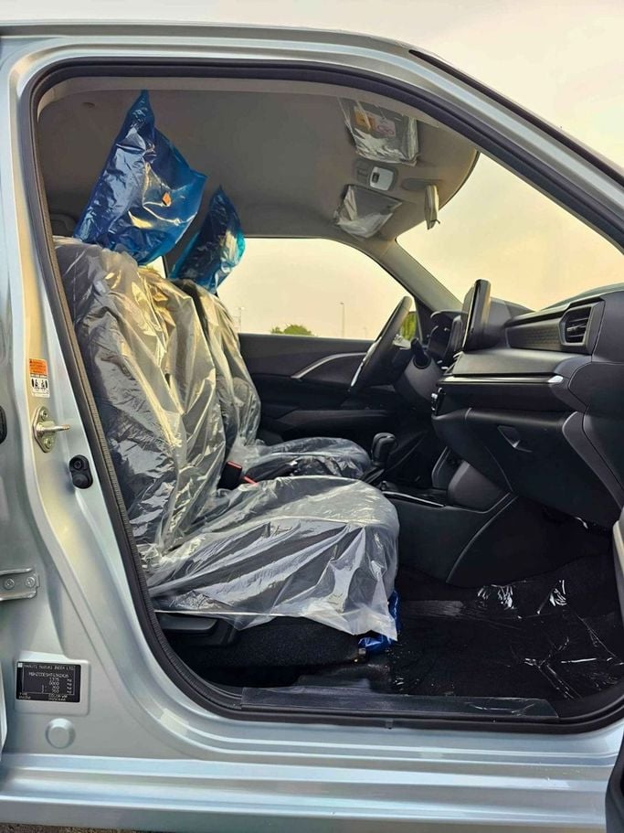 Новый Suzuki Swift VI, 1.2 л, 2025 в Дубае от SK Motors Серебристый цвет. GCC | AUTO.AE