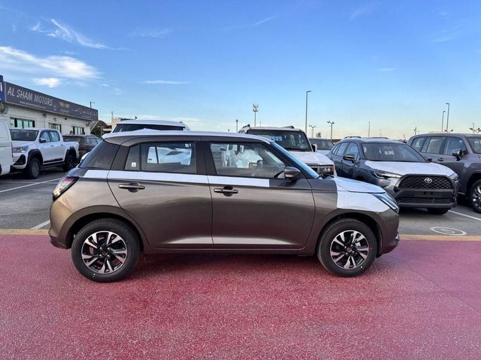 Новый Suzuki Swift V Рестайлинг, 1.2 л, 2025 в Дубае от Allied Motors Серый цвет. GCC | AUTO.AE