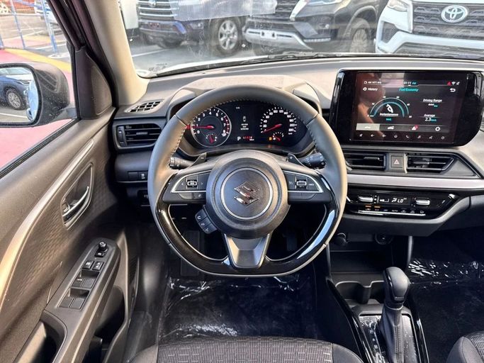 Новый Suzuki Swift V Рестайлинг, 1.2 л, 2025 в Дубае от Allied Motors Серый цвет. GCC | AUTO.AE