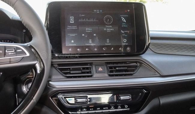 Новый Suzuki Swift VI, 1.2 л, 2025 в Дубае от Segrex Auto Серебристый цвет. GCC | AUTO.AE