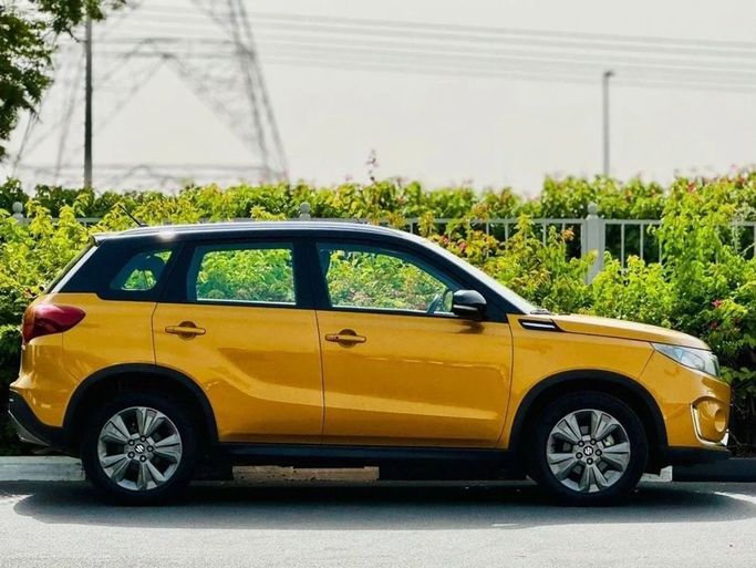 Новый Suzuki Vitara II Рестайлинг, 1.6 л, 2023 в Дубае от Mohamed Hakim Motors Желтый цвет. GCC | AUTO.AE