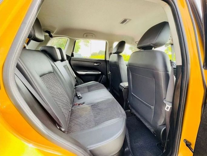 Подержанный Suzuki Vitara II Рестайлинг, 1.4 л, 2021 в Дубае от Ideal Cars LLC Желтый цвет. GCC | AUTO.AE