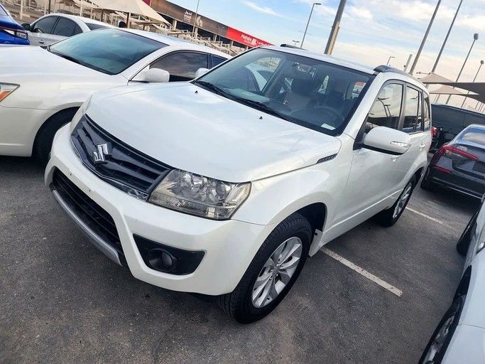 Подержанный Suzuki Vitara II, 1.6 л, 2016 в Дубае от Abdo Al Muthanna Used Cars Белый цвет. GCC | AUTO.AE