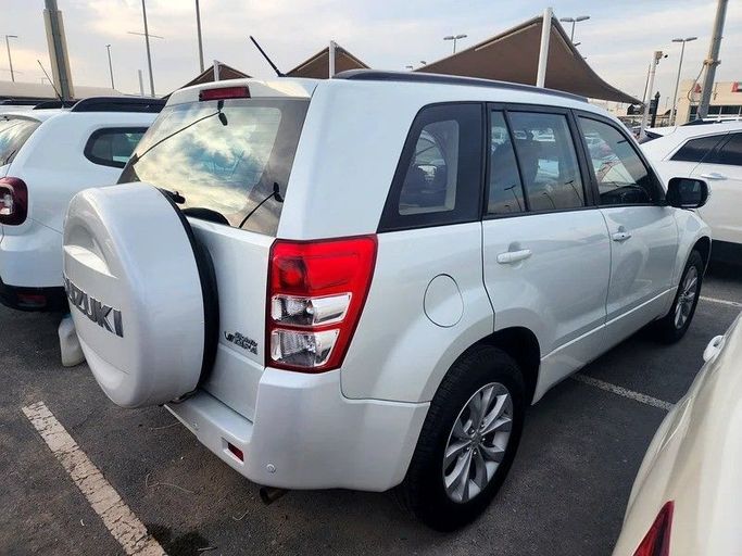 Подержанный Suzuki Vitara II, 1.6 л, 2016 в Дубае от Abdo Al Muthanna Used Cars Белый цвет. GCC | AUTO.AE