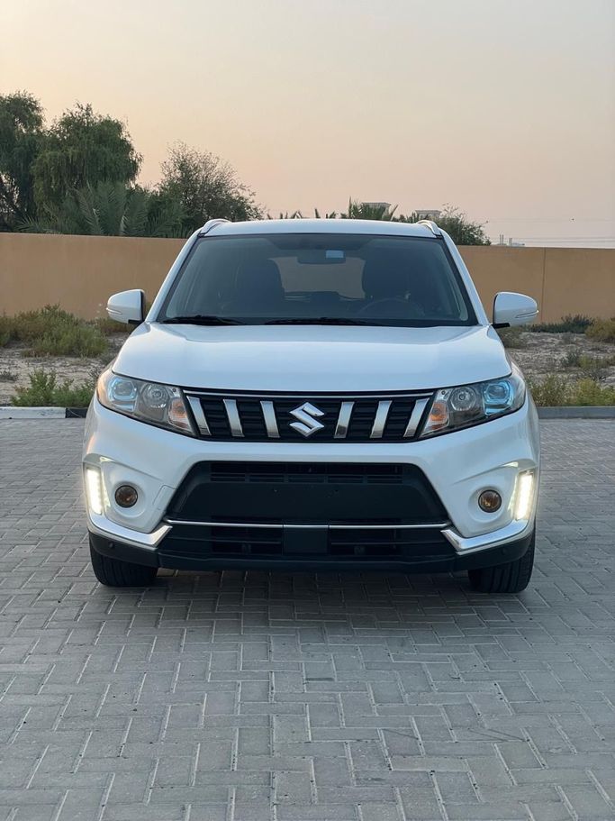 مستعملة Suzuki Vitara ثانياً, 1.6 l, 2016 في في دبي من PINOY USED CARS، اللون أبيض. مواصفات الخليج | AUTO.AE | إعلان #247631