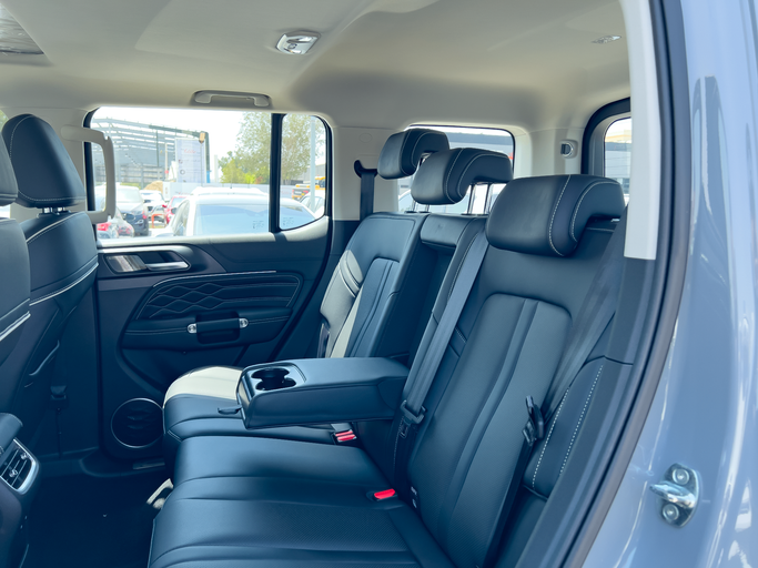 Tank 300 I, 2023 внедорожник 5 дв.  класса в Дубае от One by One Car Rental - Angelyn серый цвет | AUTO.AE