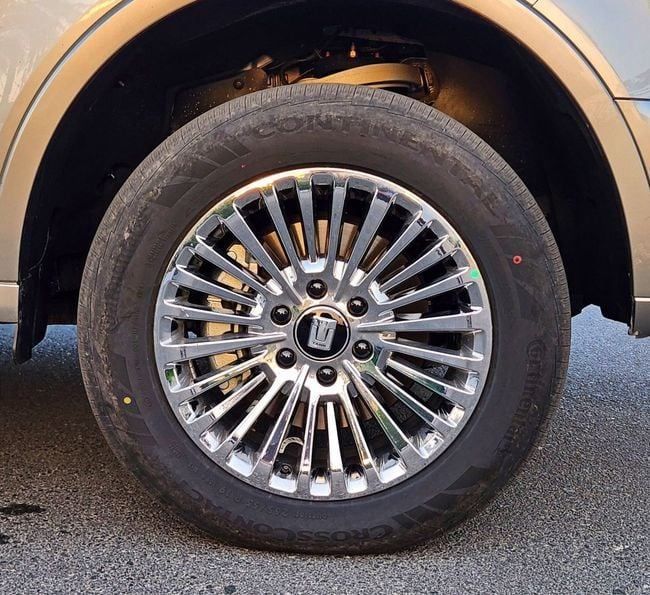 Новый Tank 500, 3.0 л, 2025 в Дубае от Gulf Motors Серебристый цвет. Китайская | AUTO.AE