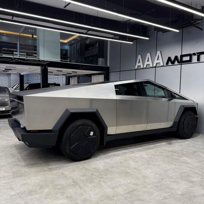 جديدة Tesla Cybertruck Cyberbeast, 2025 في في دبي من AAA Motors، اللون فضي. أخرى | AUTO.AE